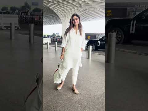 Shilpa Shetty Spotted Looking Stunning at the Airport!