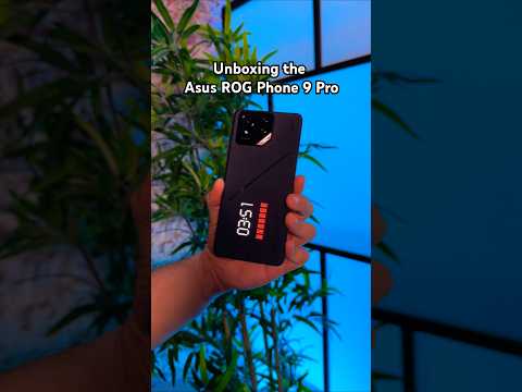 Unboxing the Asus ROG Phone 9 Pro