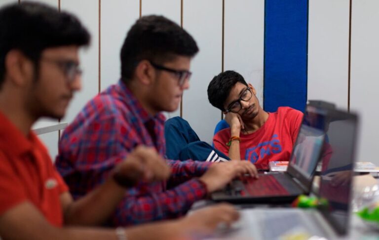 Figuring out why a nap might help people see things in new ways