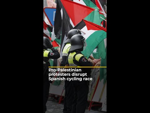 Pro-Palestinian protesters disrupt Spanish cycling race | AJ #shorts