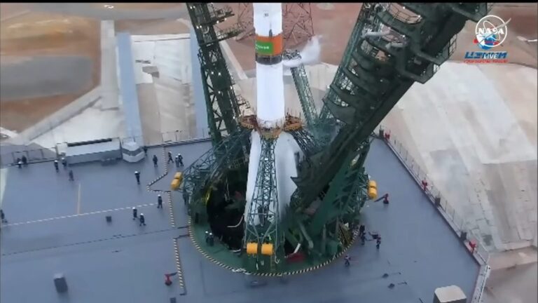 Before a Soyuz launch Thursday someone forgot to secure a 20-ton service platform
