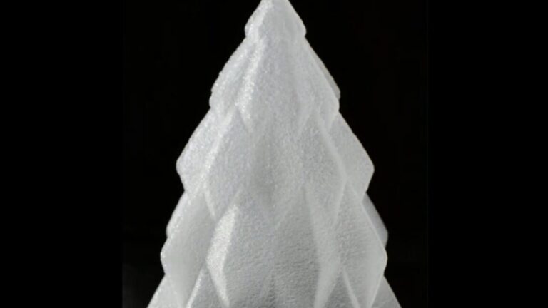 Physicists 3D-printed a Christmas tree of ice