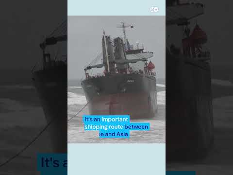 Cargo ship runs aground in storm | DW News