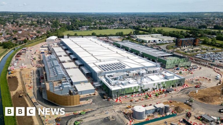Prioritising AI data centres could block new homes, builders warn
