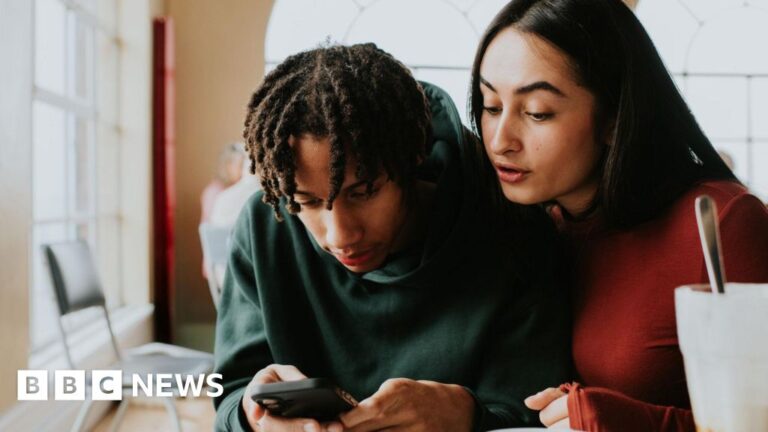 Under-16s will be banned from social media from early 2027