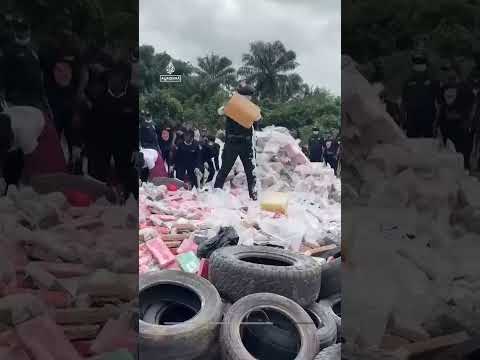 Liberia burns 4.2 metric tons of cocaine after record drug seizure | #AJ shorts