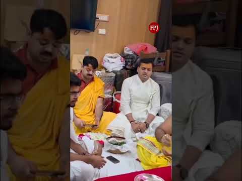 Viral Video: Puja Rituals Allegedly Performed Inside Indian Railways Officer Saloon Coach