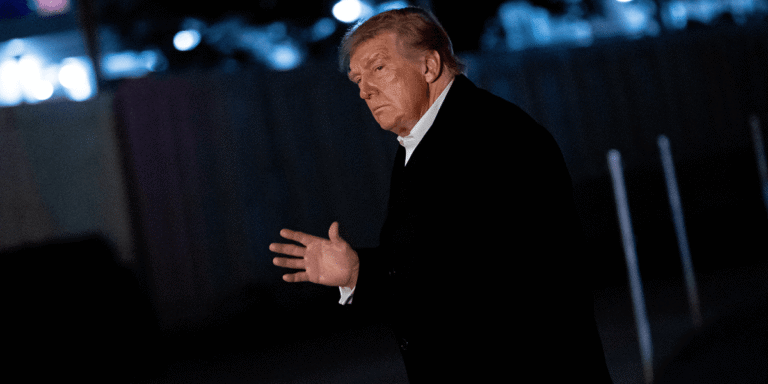 Trump reignites cognitive concerns by wandering off and waving at nobody